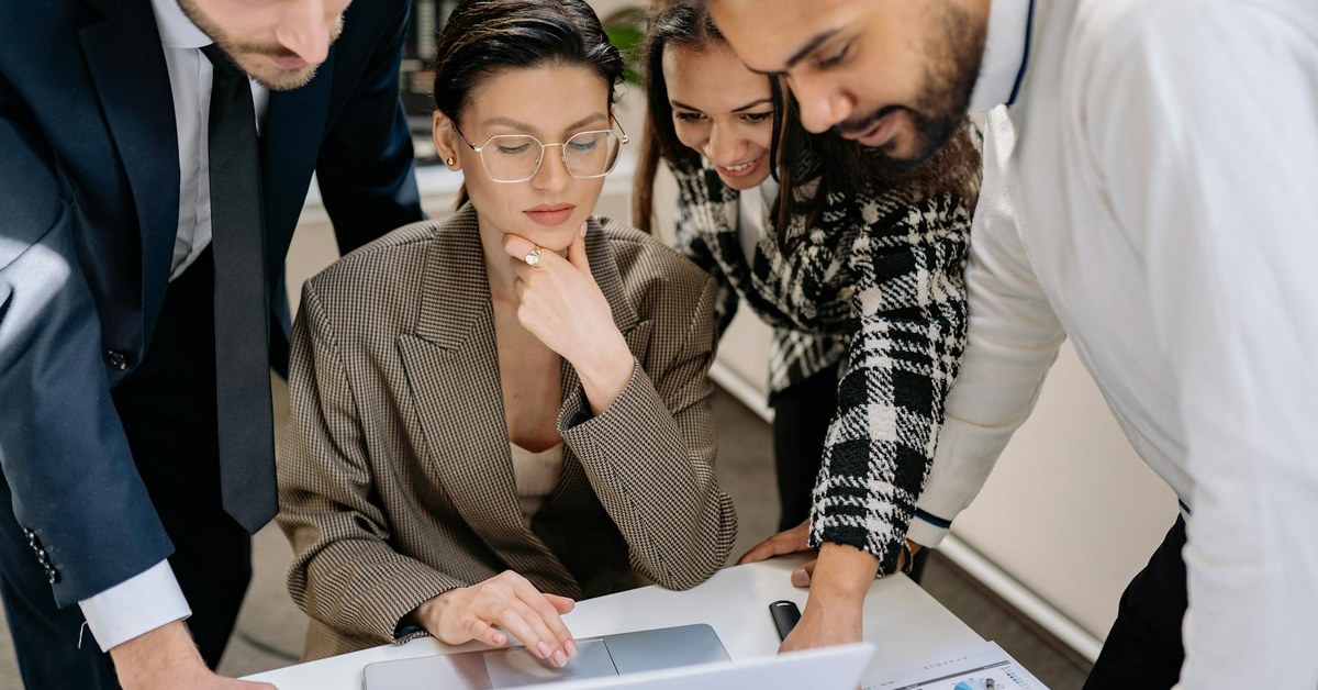 AI Adoption in Canadian Business: Strategic Imperatives for Global Leaders