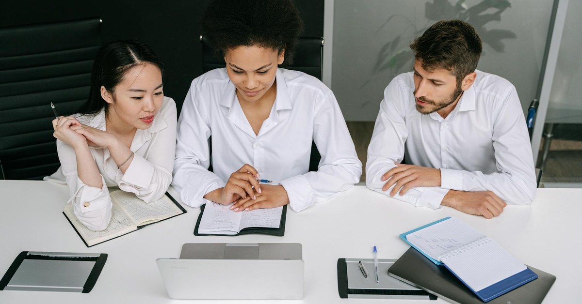 AI Adoption in Chile: A Strategic Imperative for Business Leaders