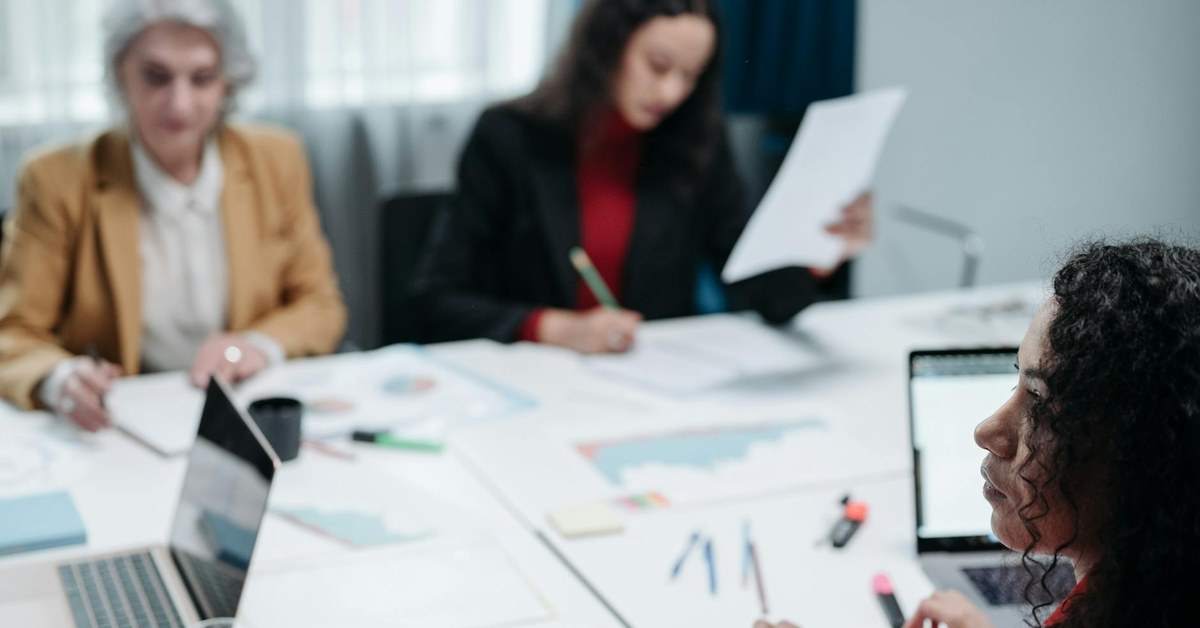 Strategic AI Adoption in Property Management Companies: A Senior Adviser's Guide to smooth Integration