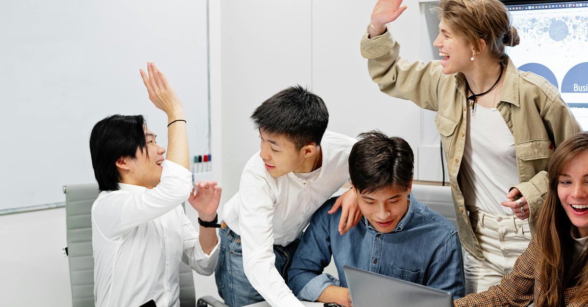 AI Adoption in Spain: Challenging Assumptions for Strategic Business Leaders