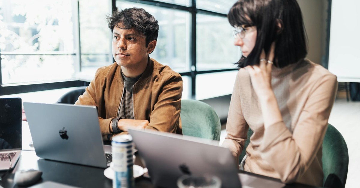 AI Adoption in Tech Startups: A Senior Adviser Perspective