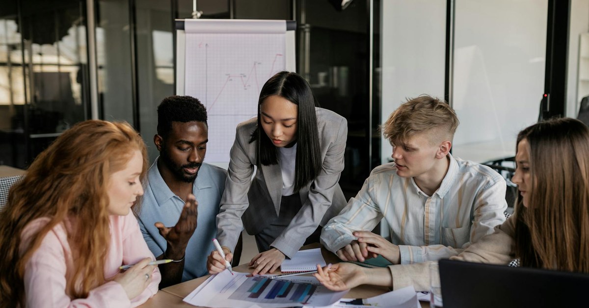 The Strategic Imperative: Understanding AI Adoption in UAE Business
