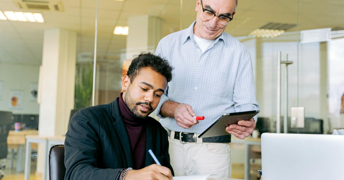 The Strategic Erosion of Leadership Focus: Addressing Attention Residue in Leadership