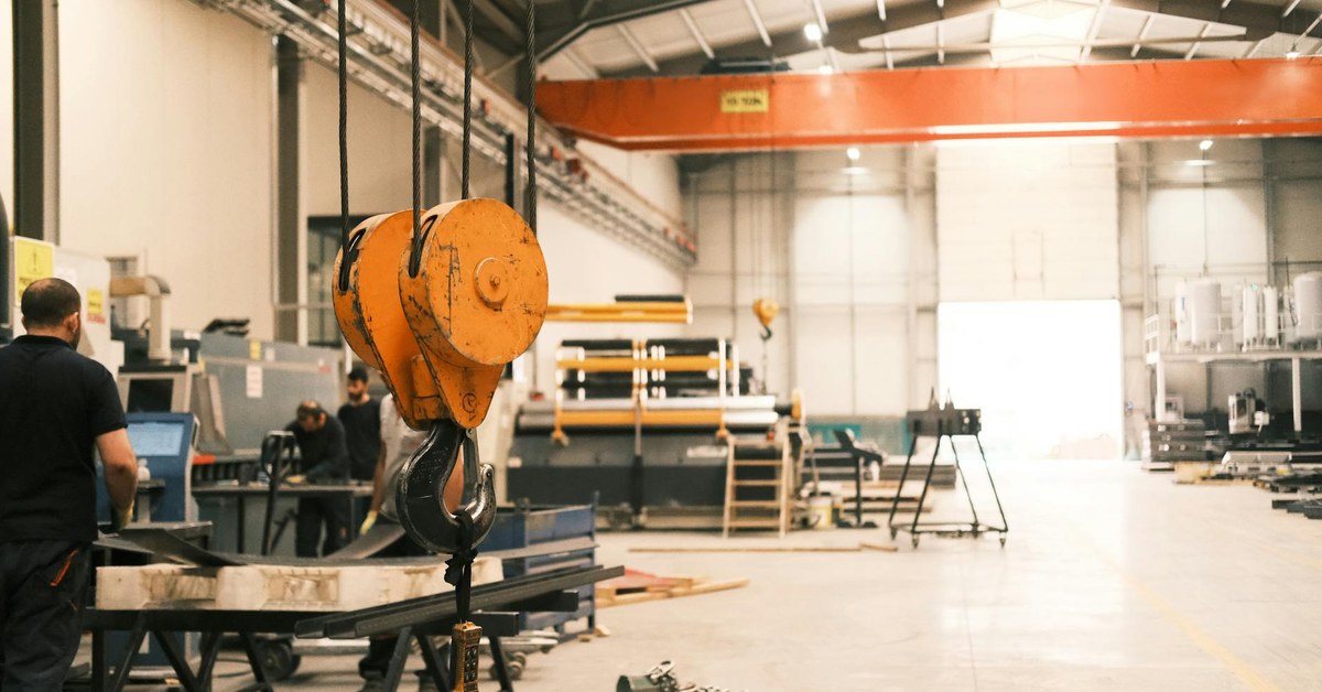 Strategic Burnout Prevention in Manufacturing Companies: Addressing Industry-Specific Pressures
