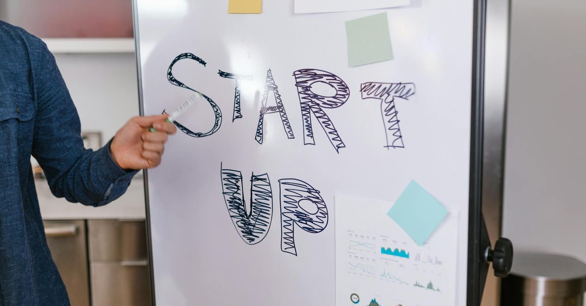The Unseen Impact: How CEO Work Hours Shape Company Culture and Strategic Outcomes