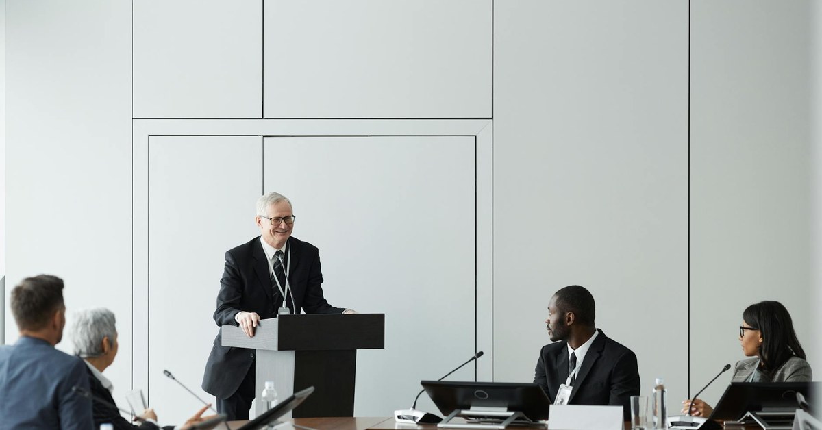 Chief of Staff Model for CEOs: Beyond Delegation, Towards Strategic Amplification