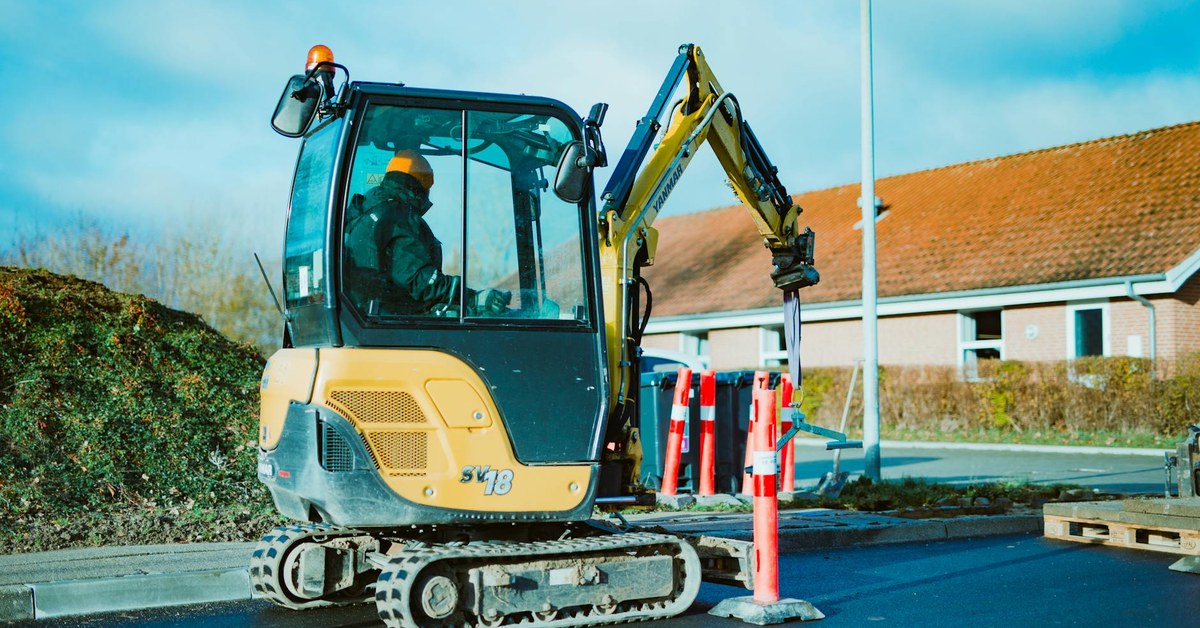 Competitive Advantage Through Efficiency in Construction Businesses: A Senior Adviser Perspective