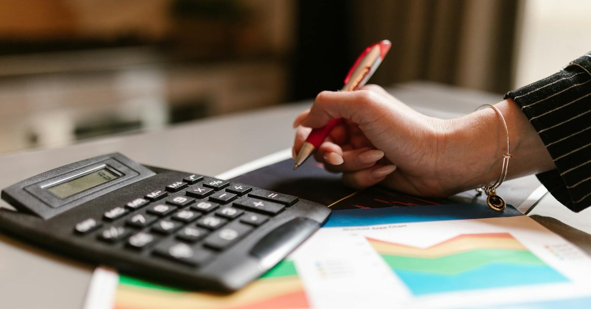 Operational Efficiency: The Unseen Engine of Competitive Differentiation in Tech Startups