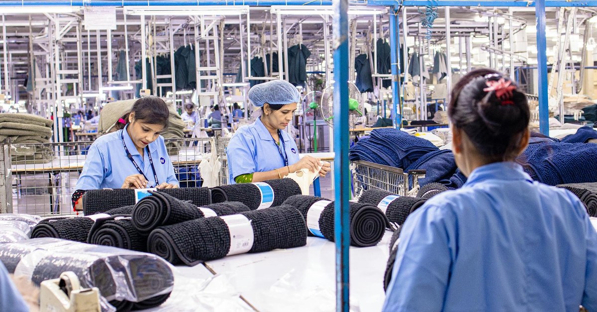 Compliance Efficiency in Manufacturing Companies: Meeting Requirements Without Drowning in Administration