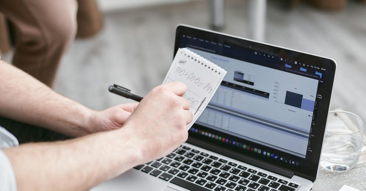 Efficiency Versus Productivity: What Business Leaders Actually Need to Choose
