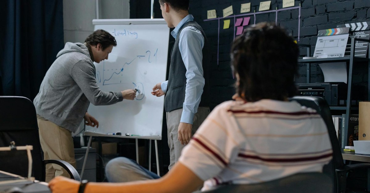 Optimising Executive Focus: The Strategic Imperative of Email Batching for Executives