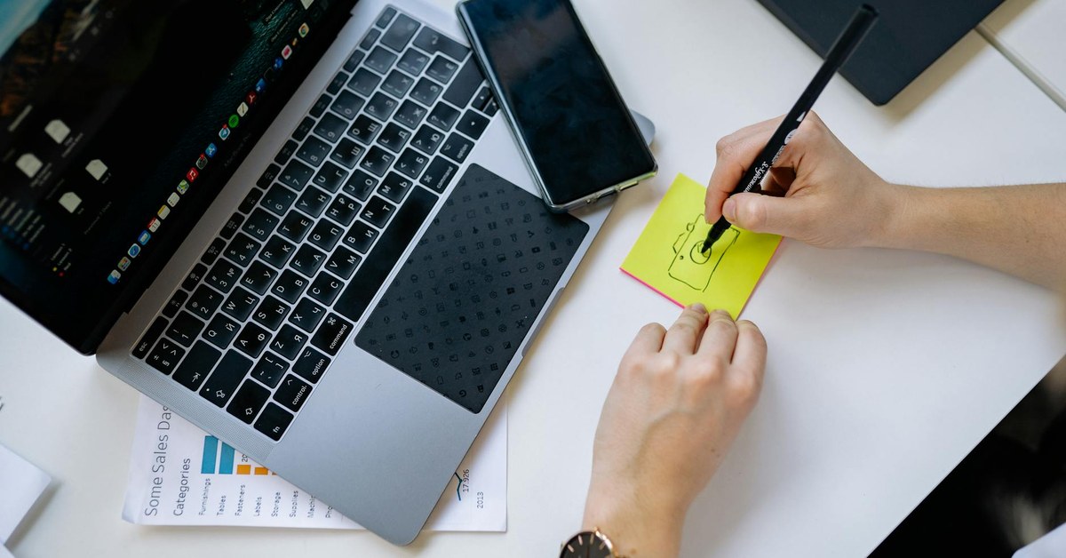 Growth vs Efficiency: The False Dichotomy Business Leaders Must Confront