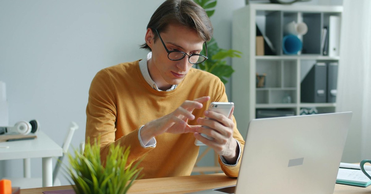 How to Communicate Less and Lead More