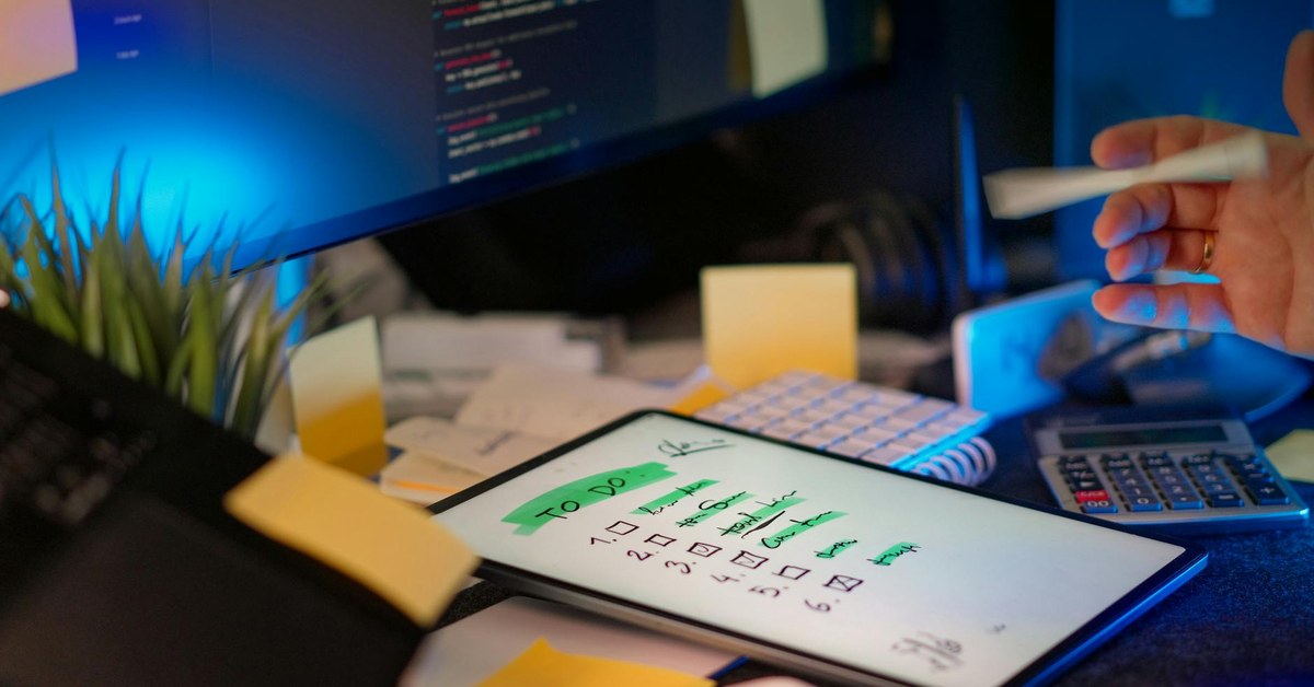 How to Reduce Your Working Hours Gradually Without Losing Output