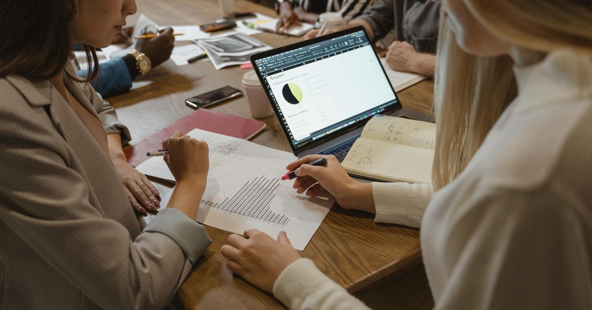 How to Train Your Team to Need Fewer Meetings