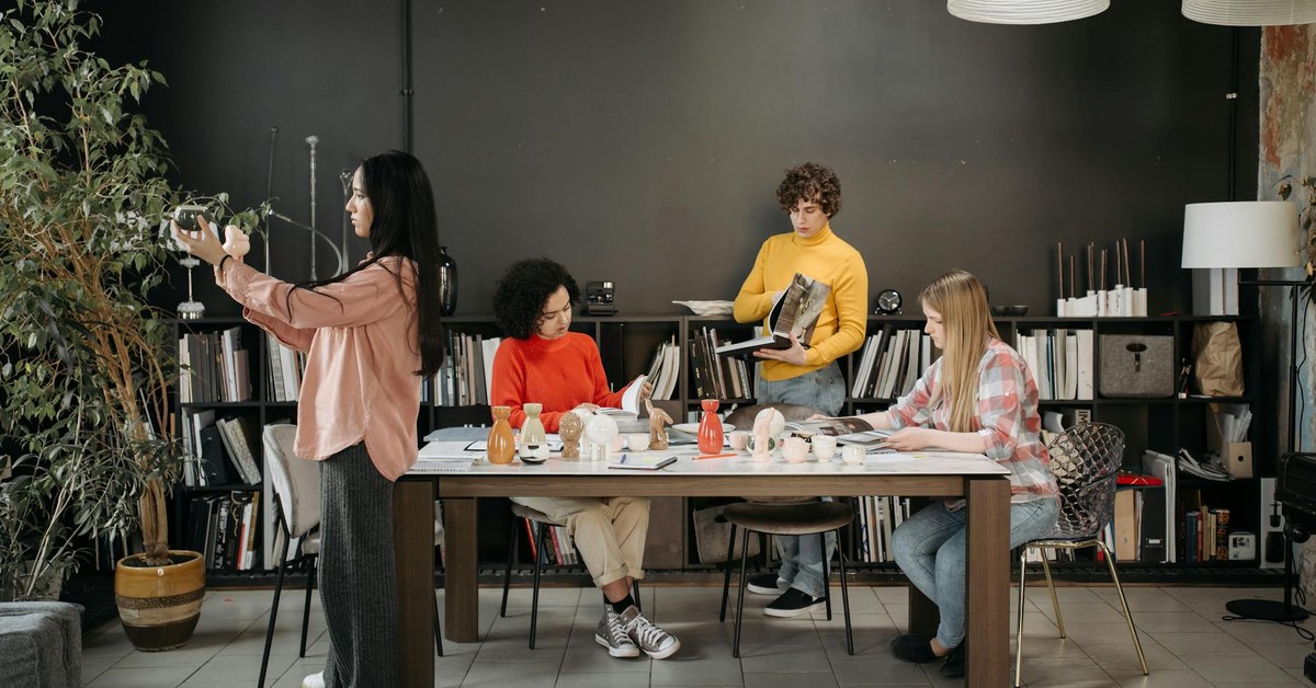 Reconsidering Efficiency: The Nuances of Meeting Culture in Canada for International Business Leaders