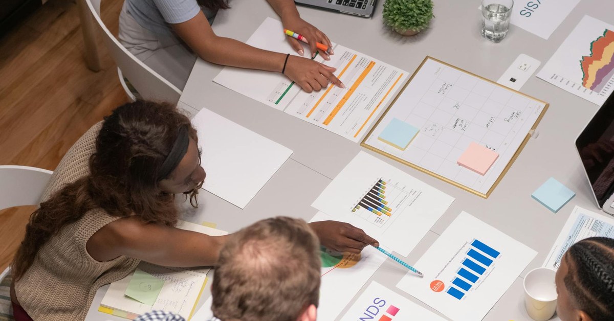 Challenging the Clock: What the Meeting Culture in Sweden Business Reveals About Global Inefficiency