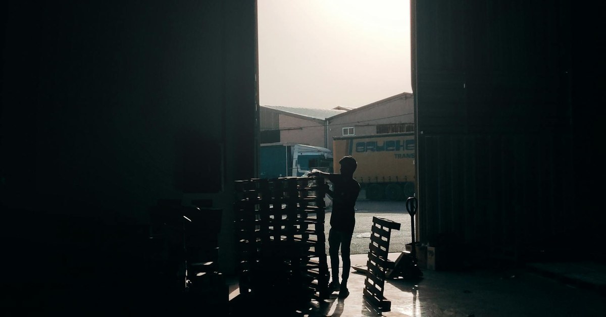 Setting Process Improvement Priorities in Logistics Companies: Navigating Complexity When Everything Feels Broken