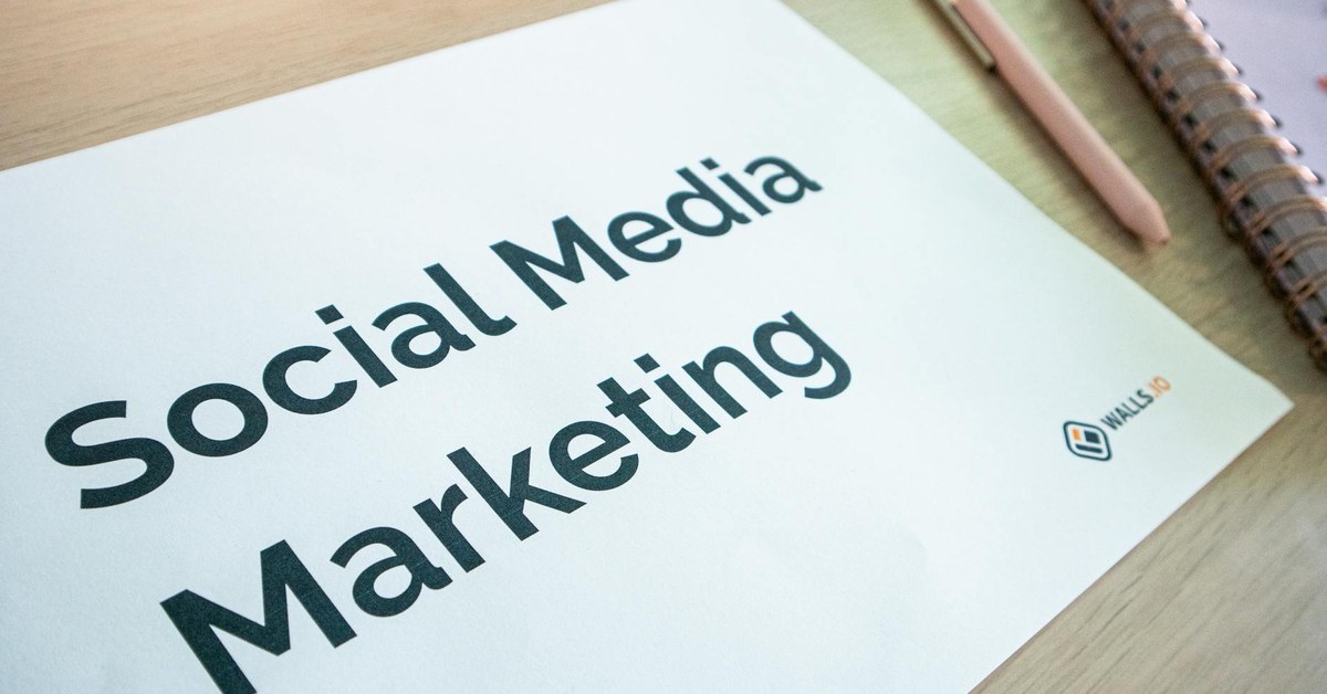 Reporting Efficiency for Marketing Directors: Transforming Data into Strategic Action