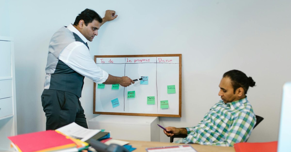 Mastering the Efficiency Drain: Addressing Scaling Challenges in Retail Businesses