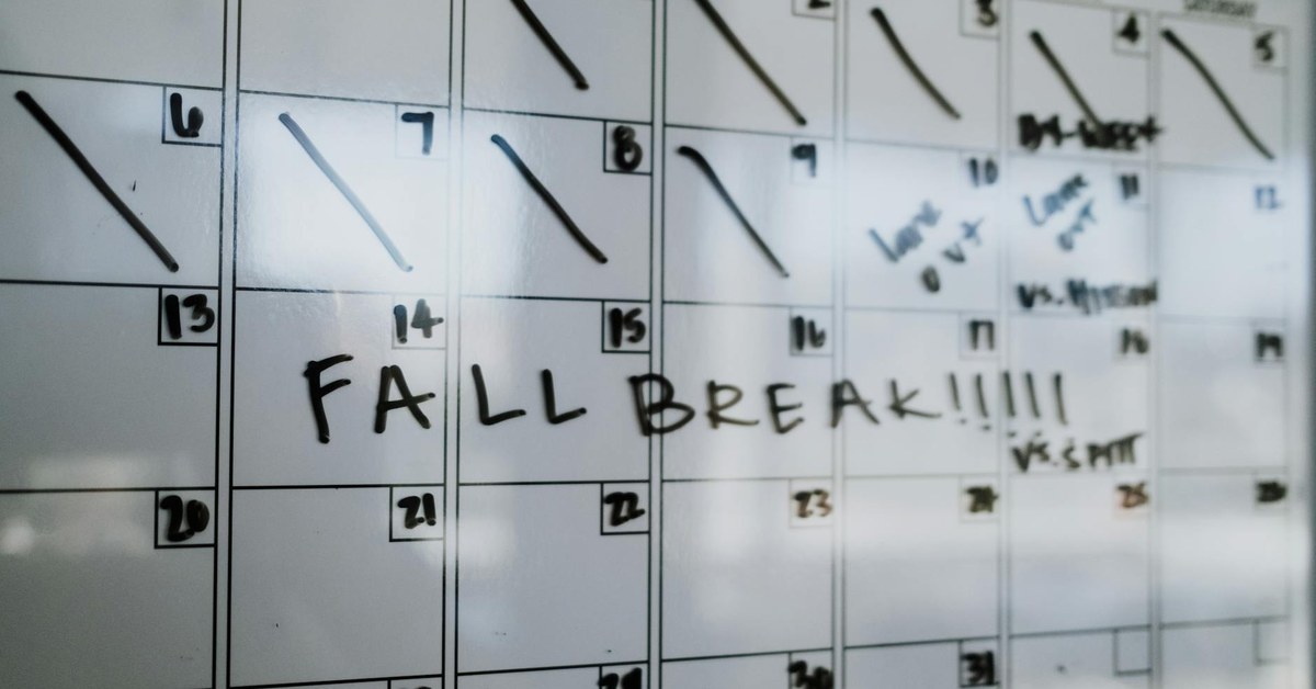 The Deadline Scheduling Problem: Why Everything Lands on the Same Day