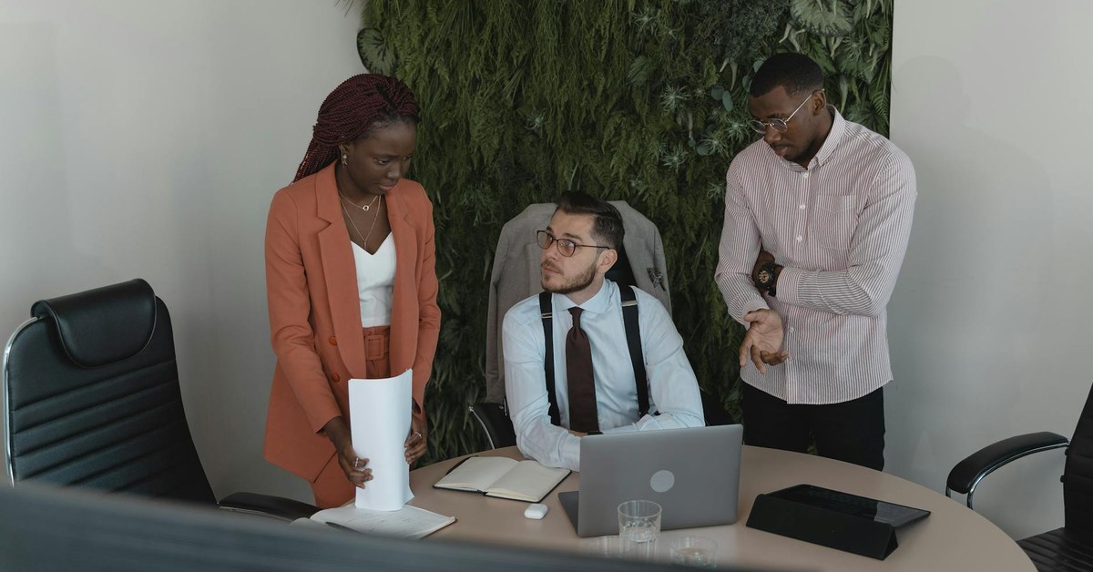 The Decision Meeting vs The Discussion Meeting: Know the Difference