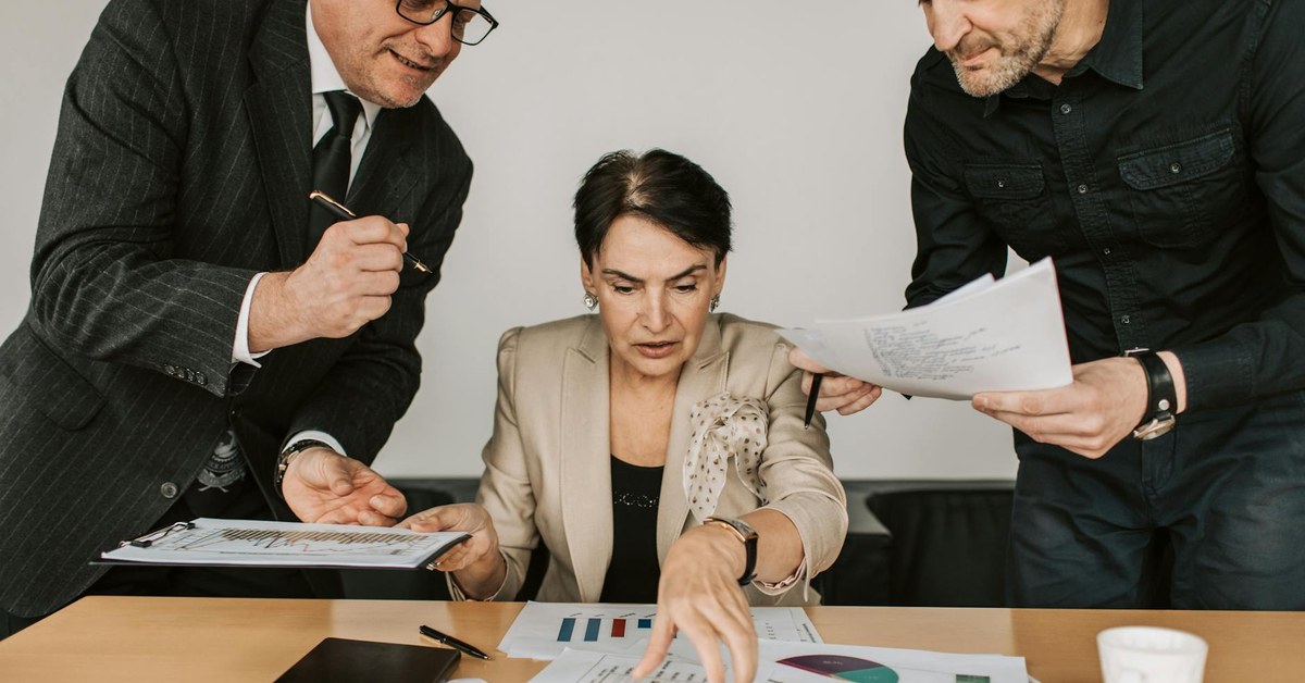 The Entrepreneur's Guide to Outsourcing Everything That Isn't Your Genius Zone