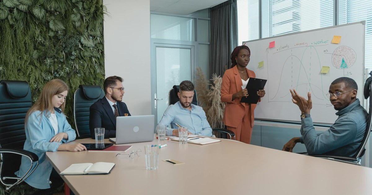 The Meeting Notes Nobody Takes (And Why It Wastes More Time Later)