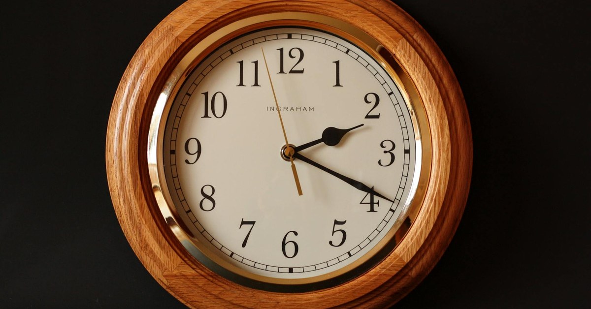 The Time vs Output Gap: Working More Doesn't Mean Producing More