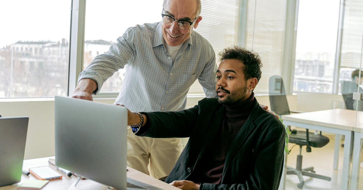 What is Attention Residue and Why Does It Matter for Senior Leaders
