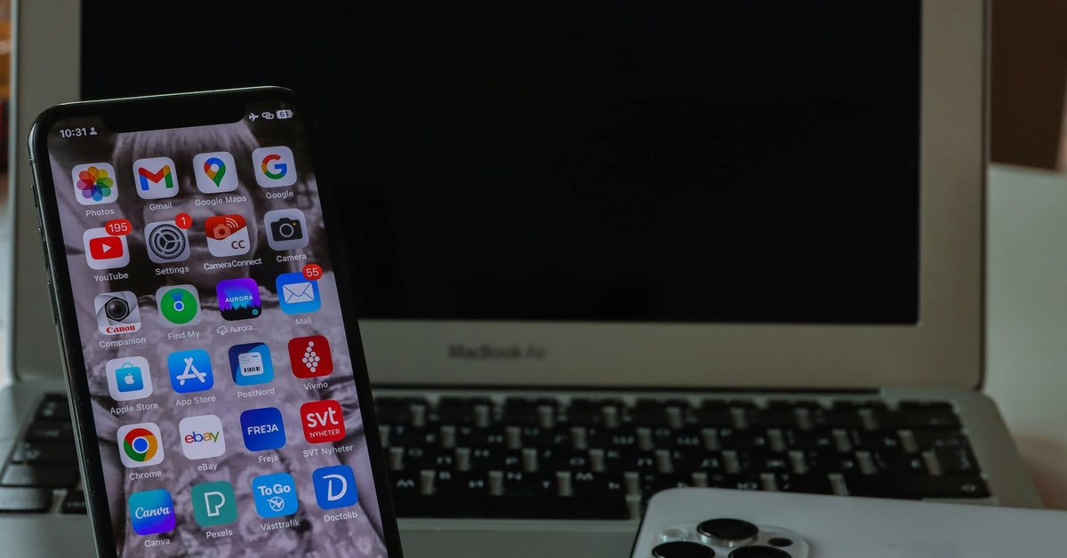 Why Voice Notes Are Replacing Emails for Busy Leaders