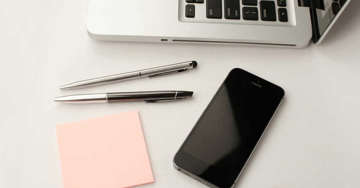 Why You Can't Think Clearly When Your Desk Is Messy