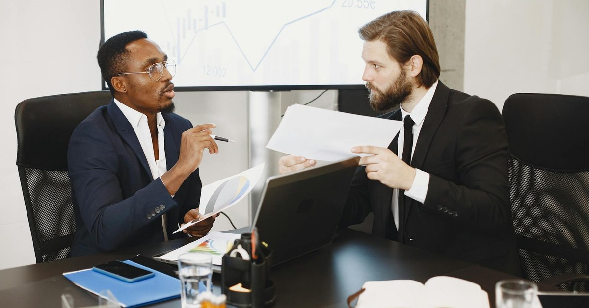 Why Your Best Ideas Never Happen in Meetings